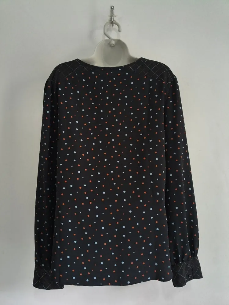 Blusa Feminina Preta com Estampa de Poá - Tam. G