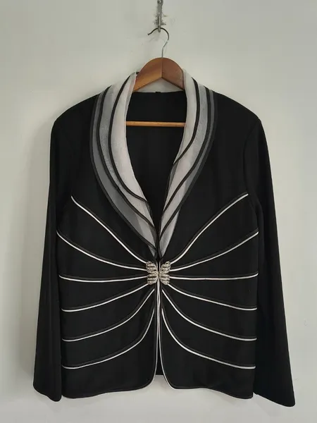 Blazer Couture Gola em Organza e Fecho Borboleta - Tam. G