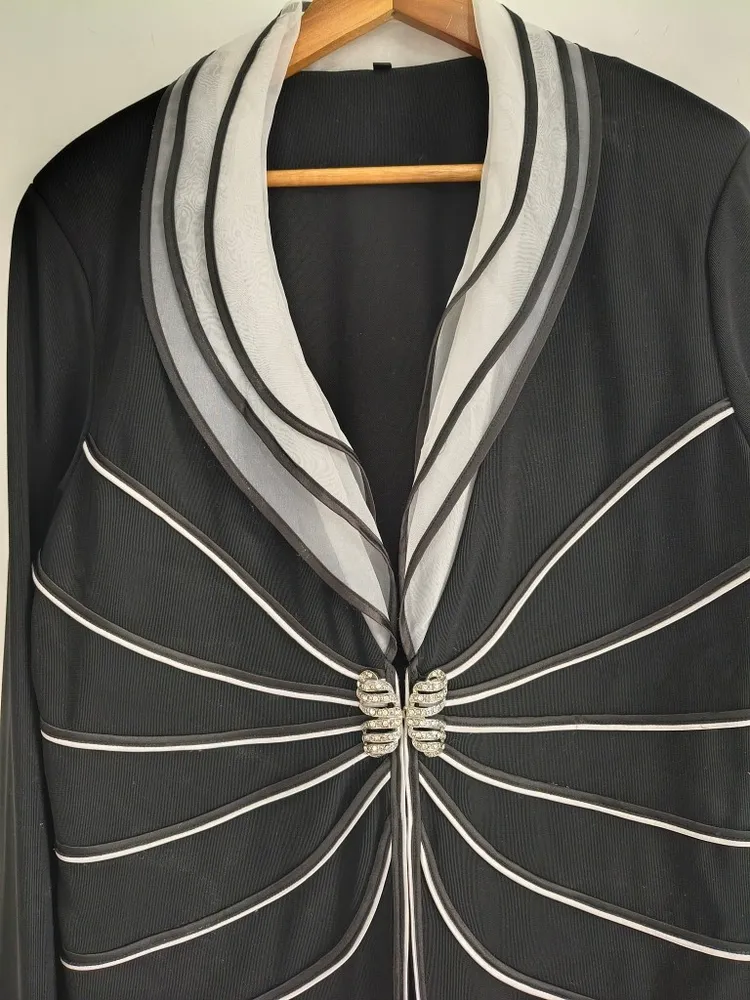 Blazer Couture Gola em Organza e Fecho Borboleta - Tam. G