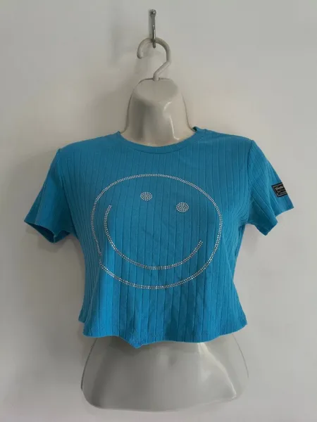 Cropped Canelado Azul com Estampa Smiley de Strass - Tam. P