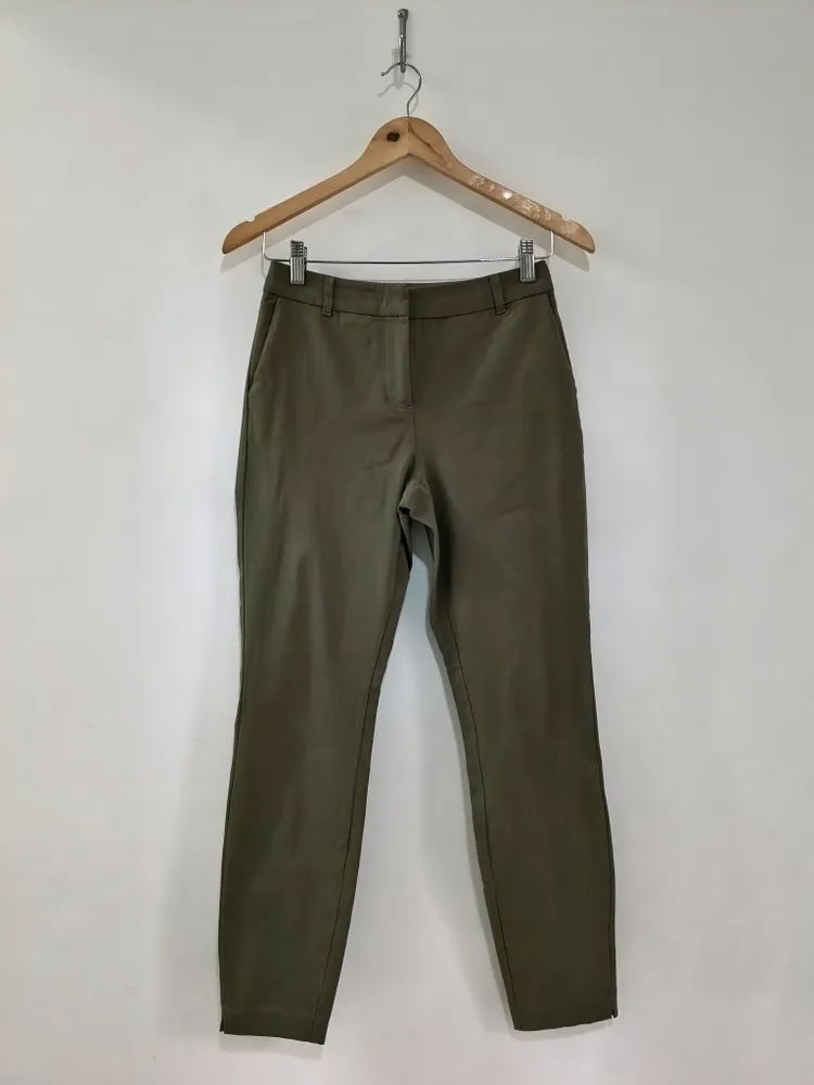 Calça Slim Alfaiataria Verde Oliva da Hering - Tam. 36
