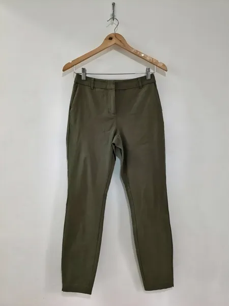 Calça Slim Alfaiataria Verde Oliva da Hering - Tam. 36