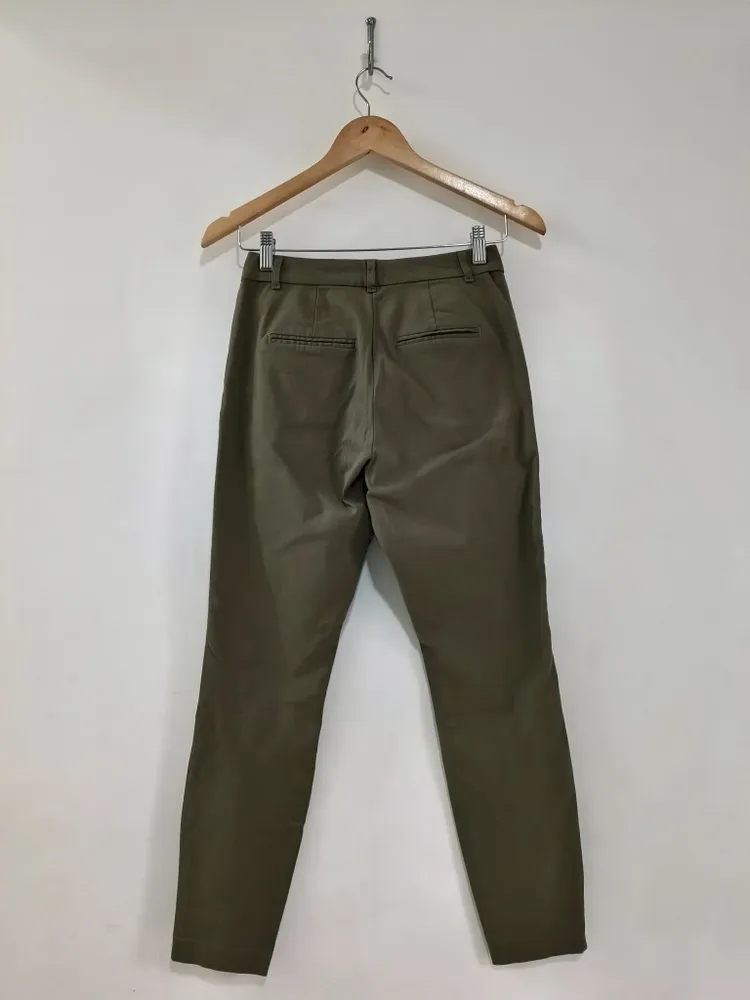 Calça Slim Alfaiataria Verde Oliva da Hering - Tam. 36