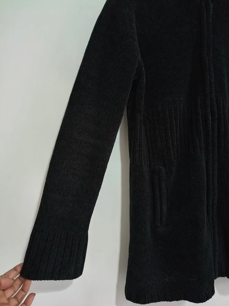 Cardigan Alongado de Tricô Canelado Preto com Capuz - Tam. M