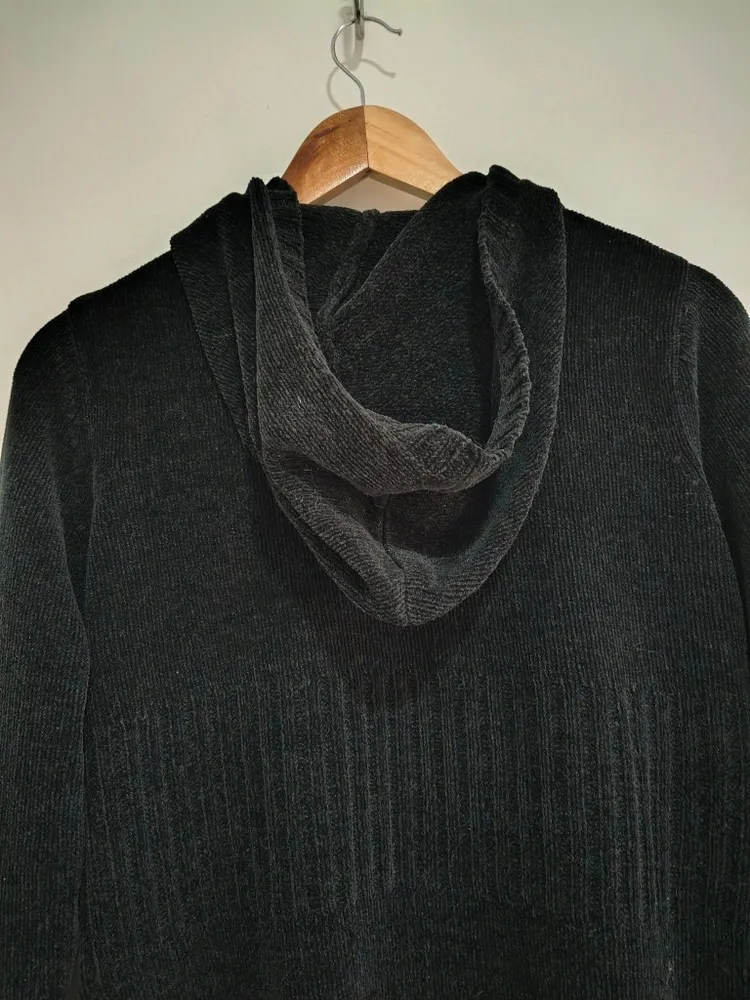 Cardigan Alongado de Tricô Canelado Preto com Capuz - Tam. M
