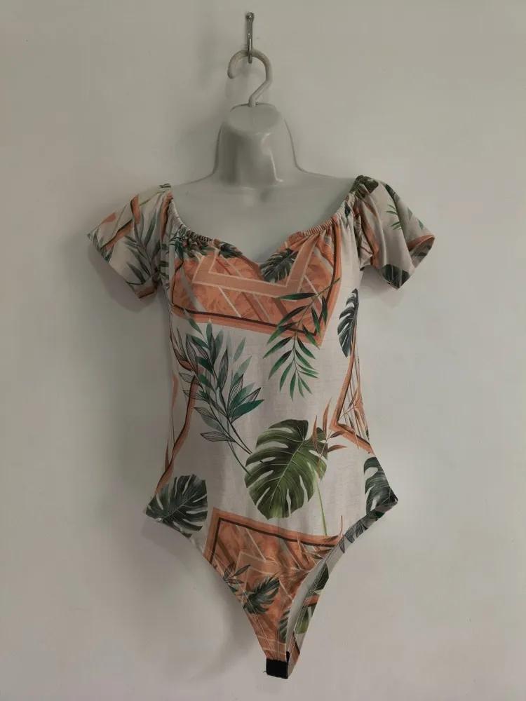 Body Feminino com Bojo e Estampa de Folhagens - Tam. M