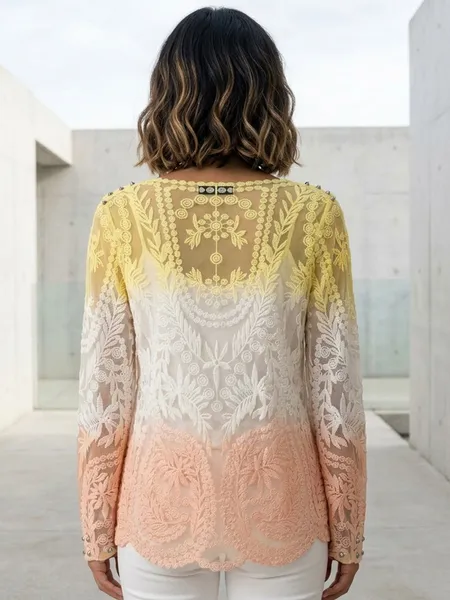 Blusa Bata de  Renda Degradê Boho Chic com Spikes - Tam. M