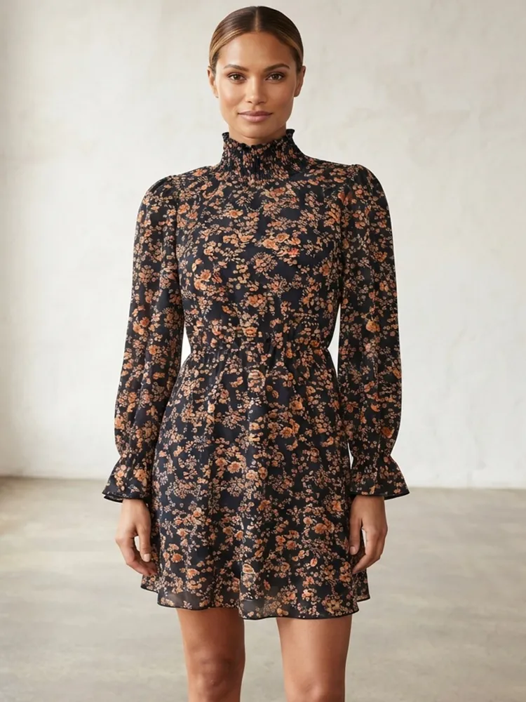 Vestido Azul Marinho Florido com Gola Alta SHEIN - Tam. P