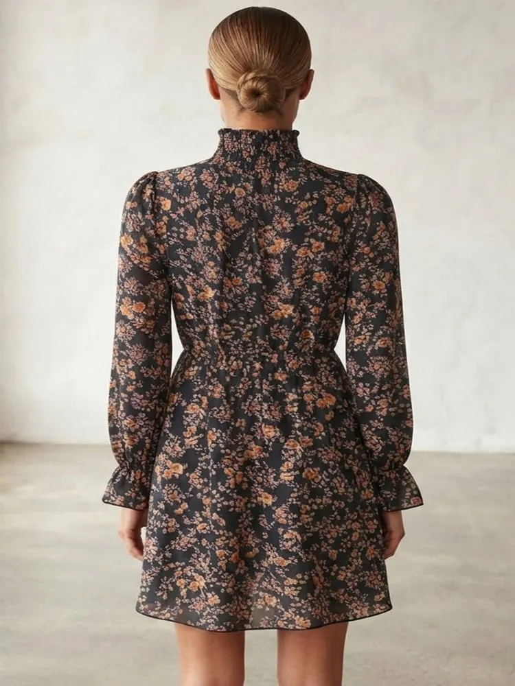 Vestido Azul Marinho Florido com Gola Alta SHEIN - Tam. P