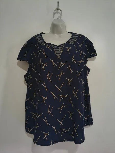 Blusa Plus Size Azul Marinho Com Strass Na Gola - Tam. XGG