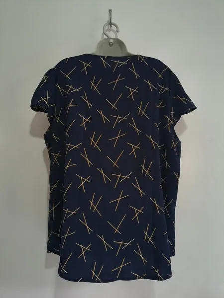 Blusa Plus Size Azul Marinho Com Strass Na Gola - Tam. XGG