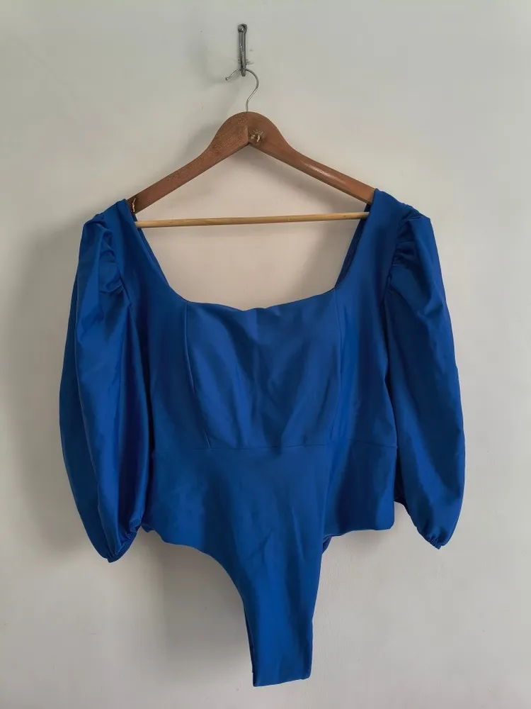 Maiô Body Azul Royal Cavado com Bojo Novo - Tam. 48