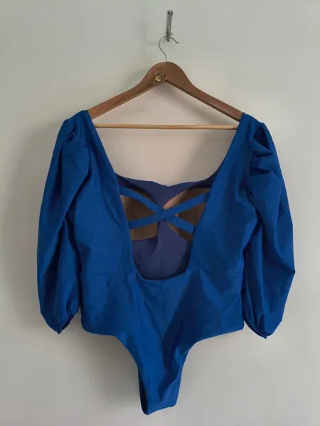 Maiô Body Azul Royal Cavado com Bojo Novo - Tam. 48