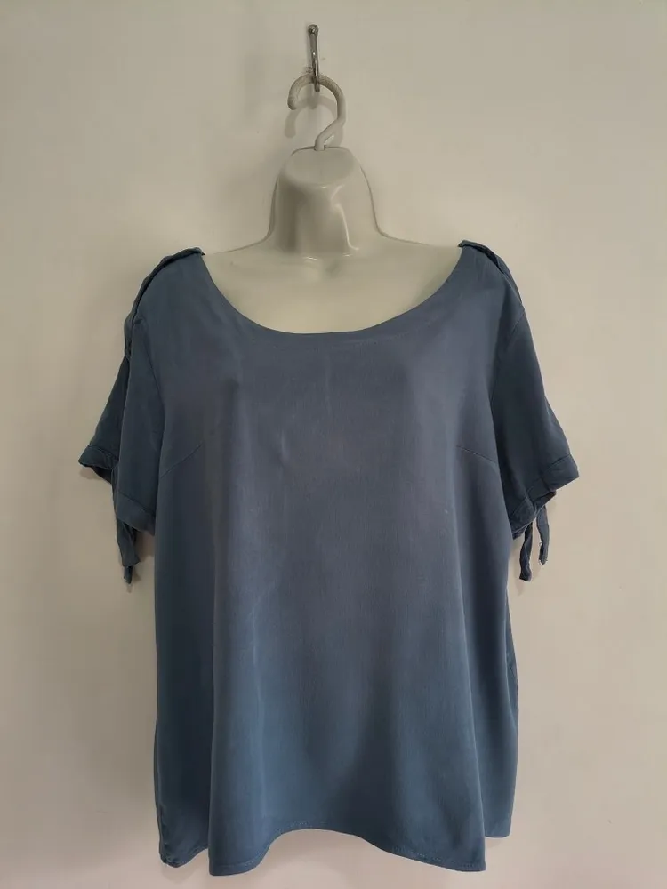 Blusa Feminina Azul com Recorte na Manga - Tam. GG
