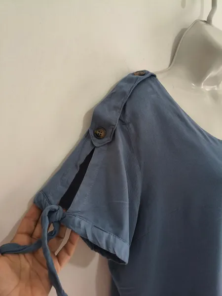 Blusa Feminina Azul com Recorte na Manga - Tam. GG
