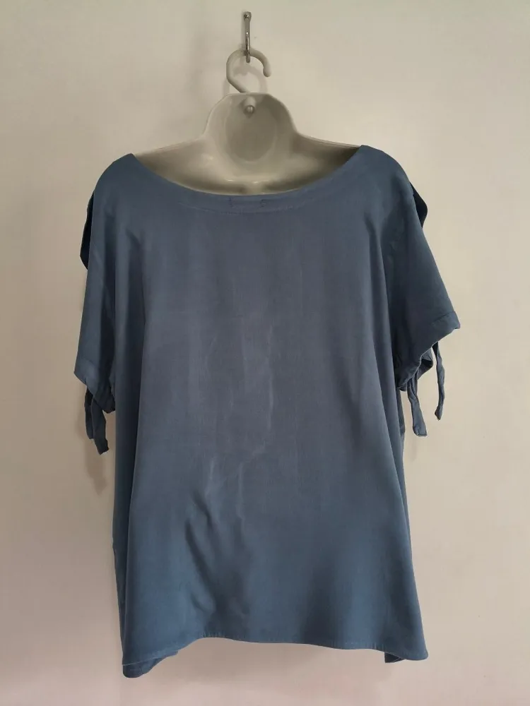 Blusa Feminina Azul com Recorte na Manga - Tam. GG