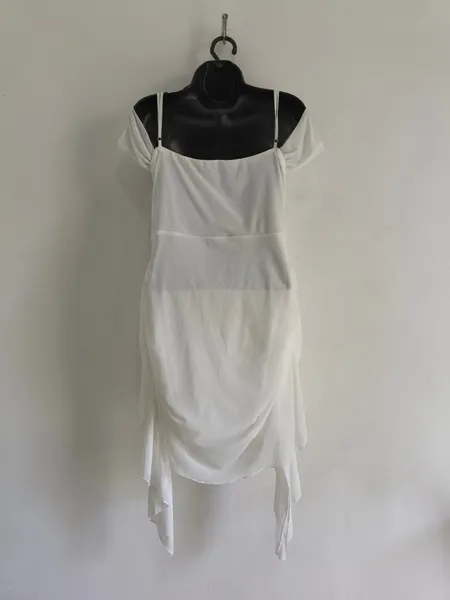Vestido Branco Curto Com Drapeado e Ombro Caído - Tam. M