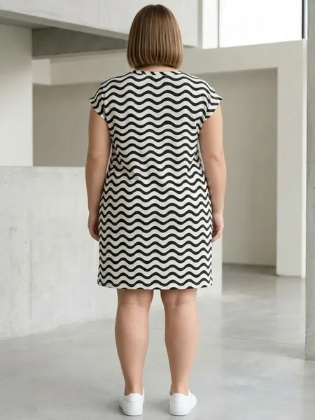 Vestido Leve Com Bolso Branco e Preto - Tam. GG