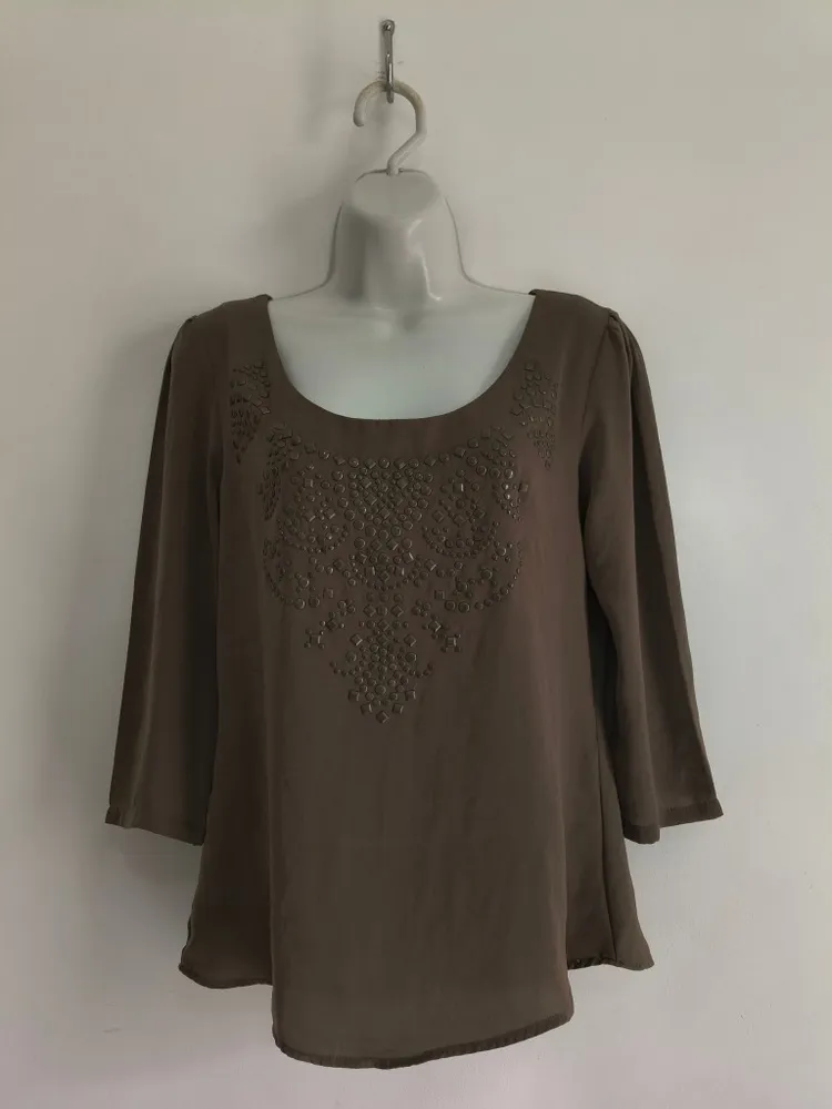 Blusa Feminina Marrom Com Bordado em Pedraria - Tam. P