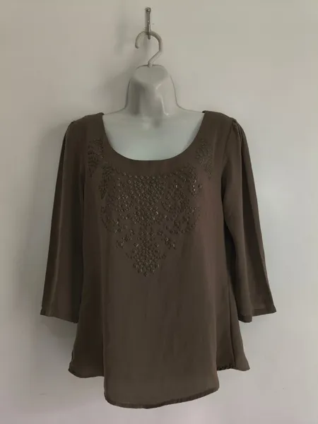 Blusa Feminina Marrom Com Bordado em Pedraria - Tam. P