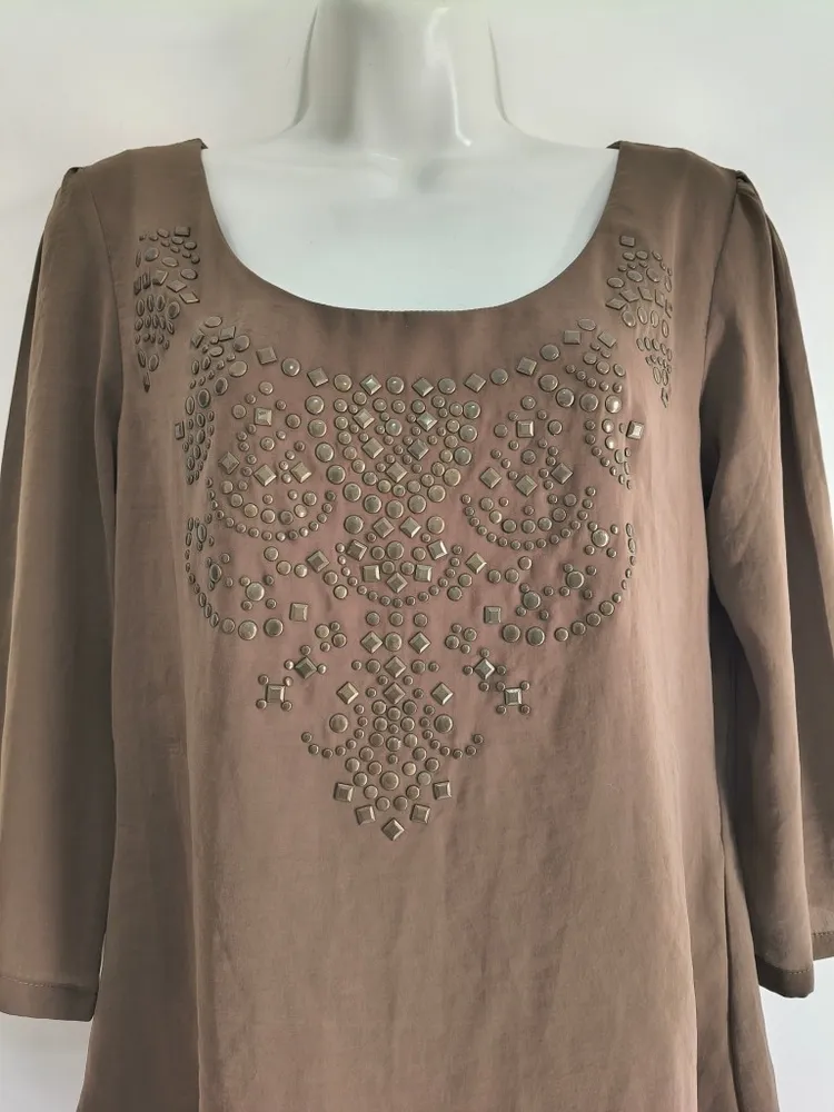 Blusa Feminina Marrom Com Bordado em Pedraria - Tam. P