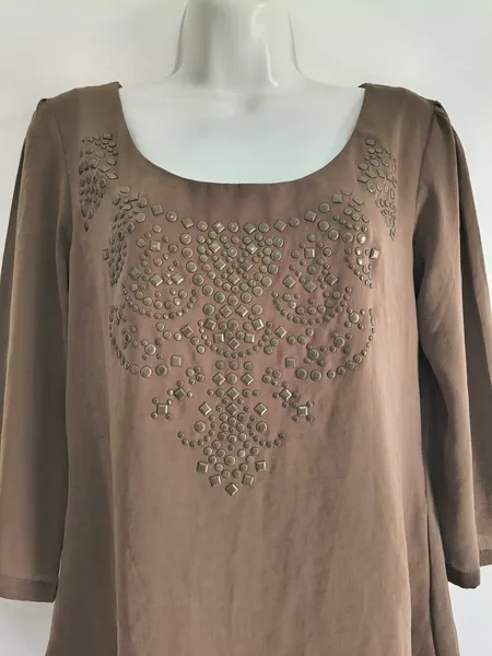 Blusa Feminina Marrom Com Bordado em Pedraria - Tam. P