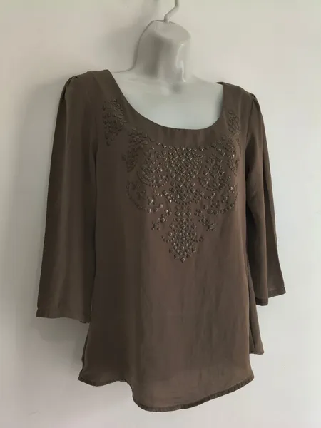 Blusa Feminina Marrom Com Bordado em Pedraria - Tam. P