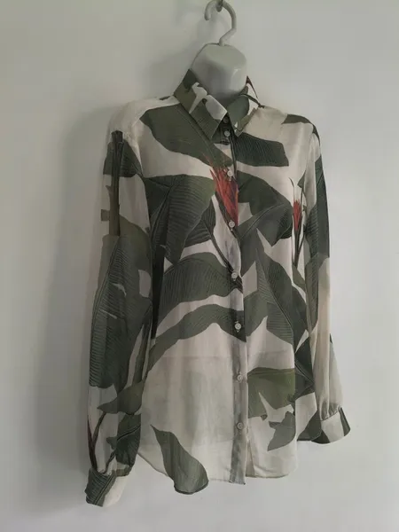Camisa Feminina Com Estampa Botânica da CARMIM - Tam. M