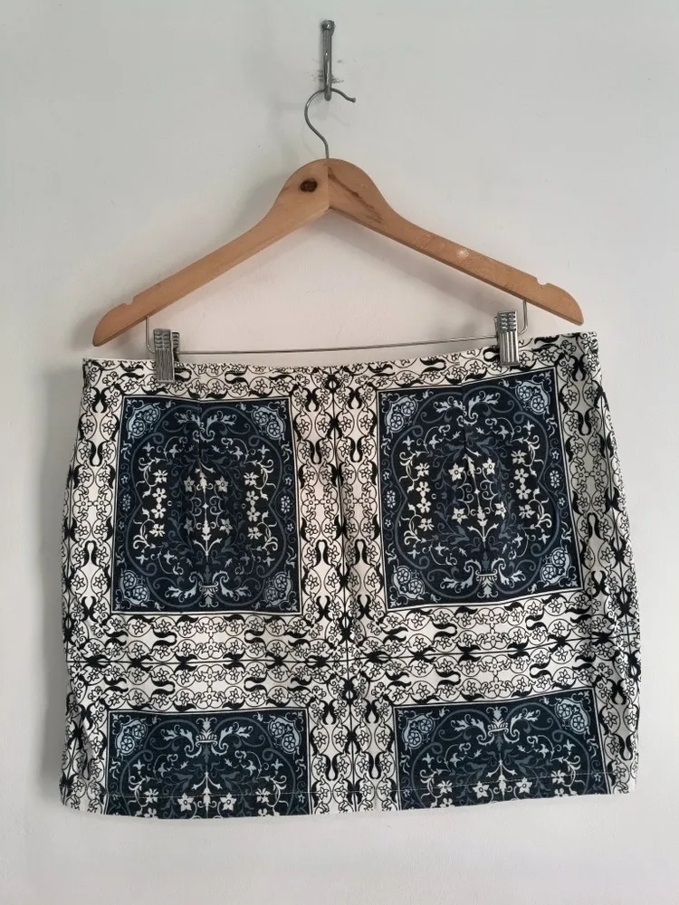 Saia de Sarja Plus Size Estampada da Hering - Tam. 46