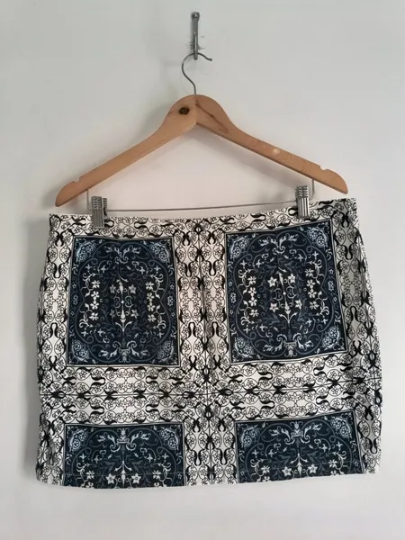Saia de Sarja Plus Size Estampada da Hering - Tam. 46