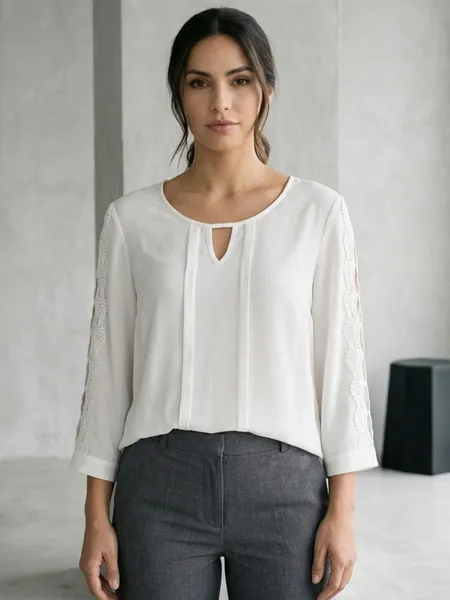 Blusa Branca Feminina Vazada na Manga - Tam. M