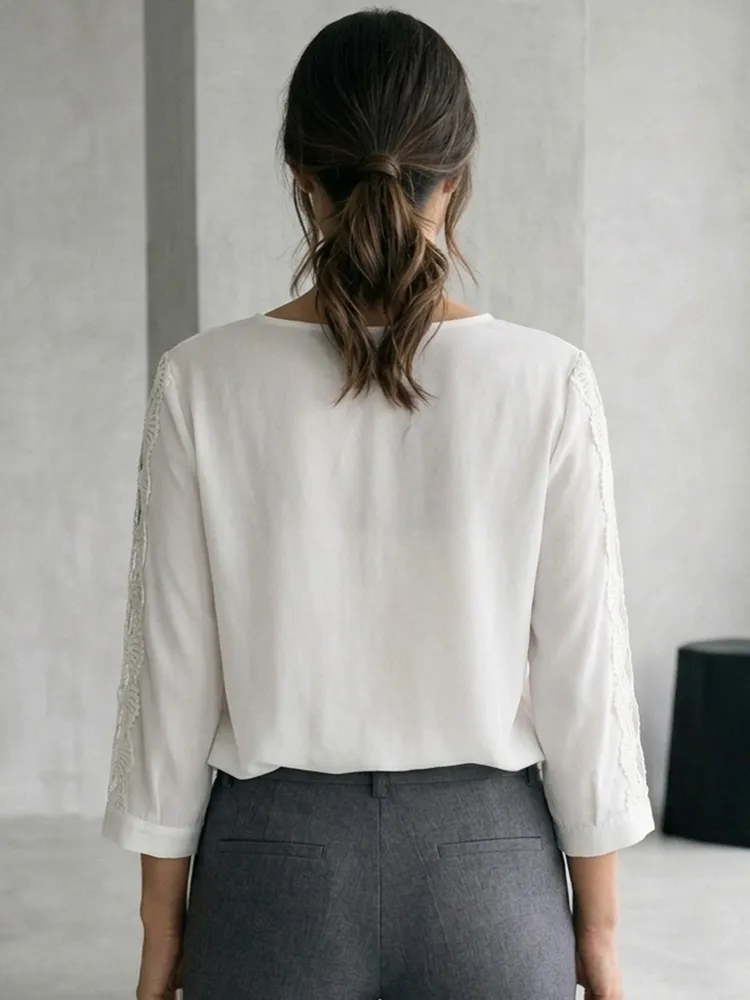 Blusa Branca Feminina Vazada na Manga - Tam. M