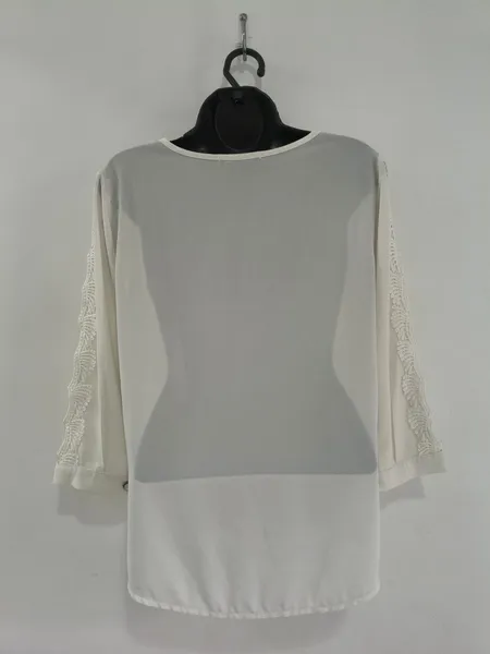 Blusa Branca Feminina Vazada na Manga - Tam. M