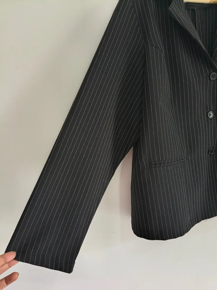 Blazer Feminino Preto Risca de Giz Plus Size - Tam. GG