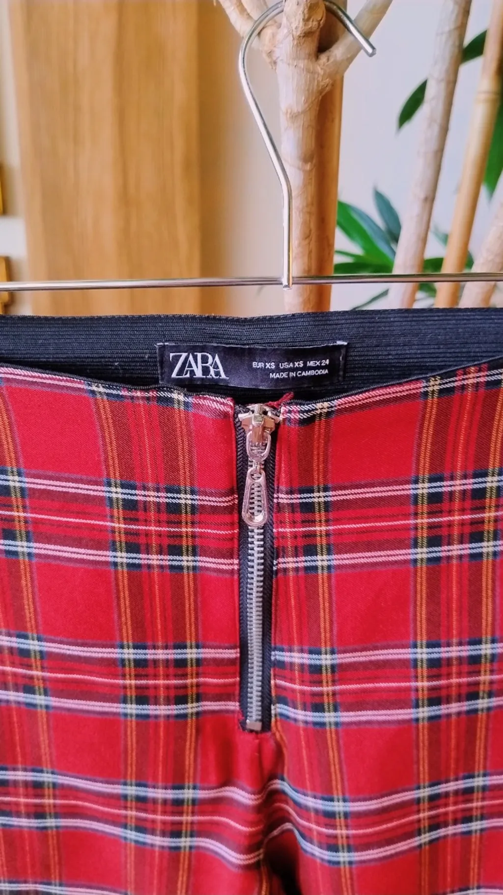 Calça Xadrez Vermelha da Zara