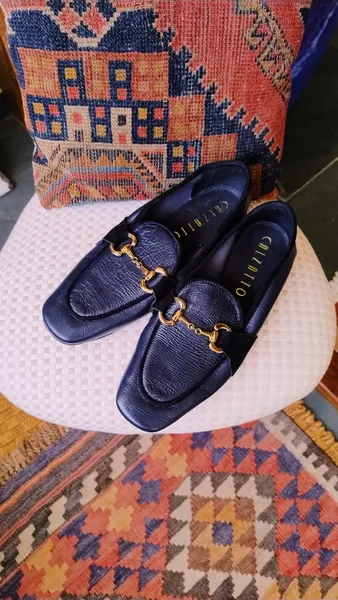 Mocassim Azul Marinho com Fivela da Calzatto
