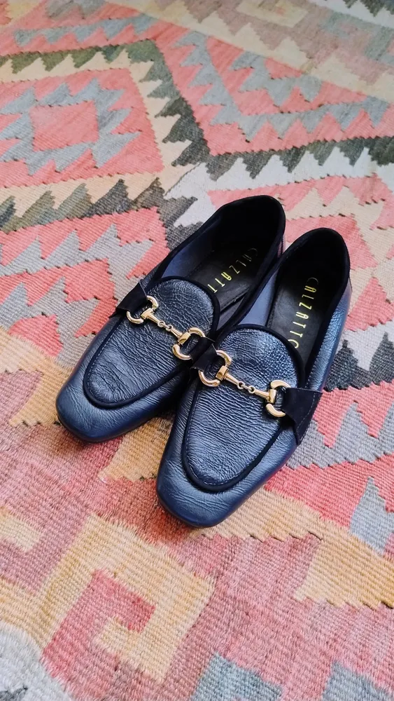 Mocassim Azul Marinho com Fivela da Calzatto