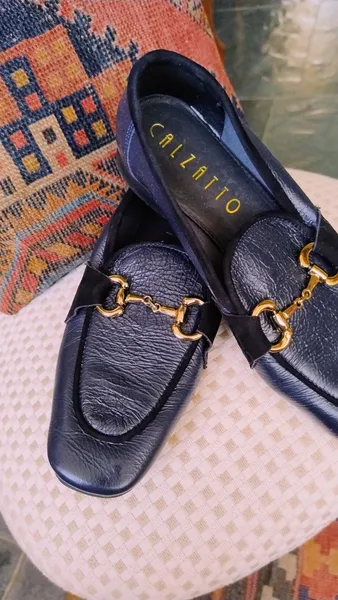 Mocassim Azul Marinho com Fivela da Calzatto