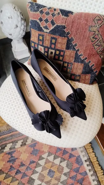 Scarpin Zara Preto com Aplicação Floral