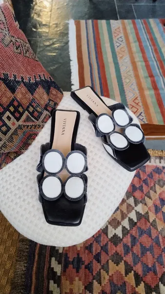 Chinelo Slide Viviana Preto e Branco com Aplicações