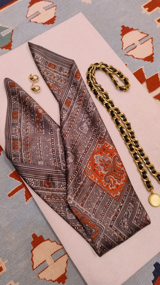 Kit Lenço Arabesco com Cinto e Brinco Dourado