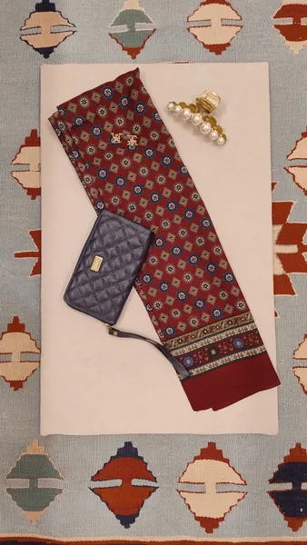 Kit Encharpe Vintage com Carteira, Brinco e Presilha
