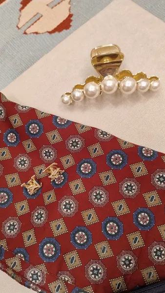 Kit Encharpe Vintage com Carteira, Brinco e Presilha