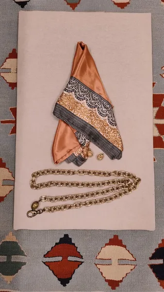 Kit Lenço Arabesco Animal Print com brinco e cinto