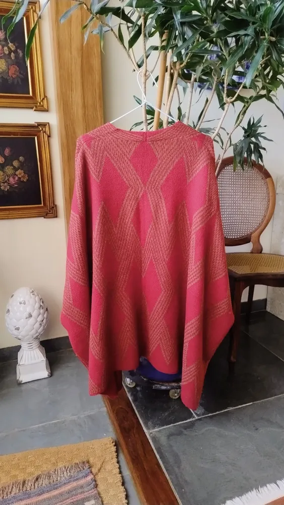 Kimono Vermelho em Tricot Estampado