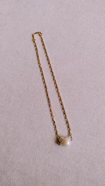 Colar Dourado com Pérola Barroca Natural