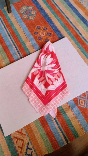 Lenço Rosa Floral Lelive