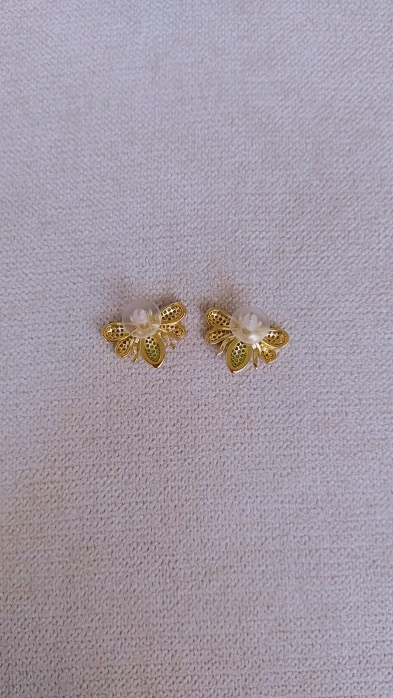 Brinco Abelha Dourado e Verde