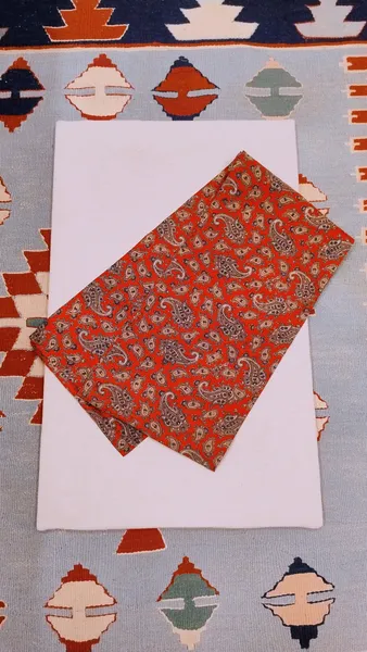 Encharpe Paisley Vermelha Estampada
