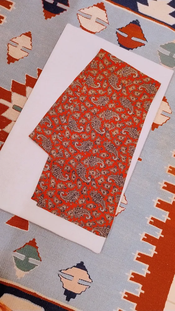 Encharpe Paisley Vermelha Estampada